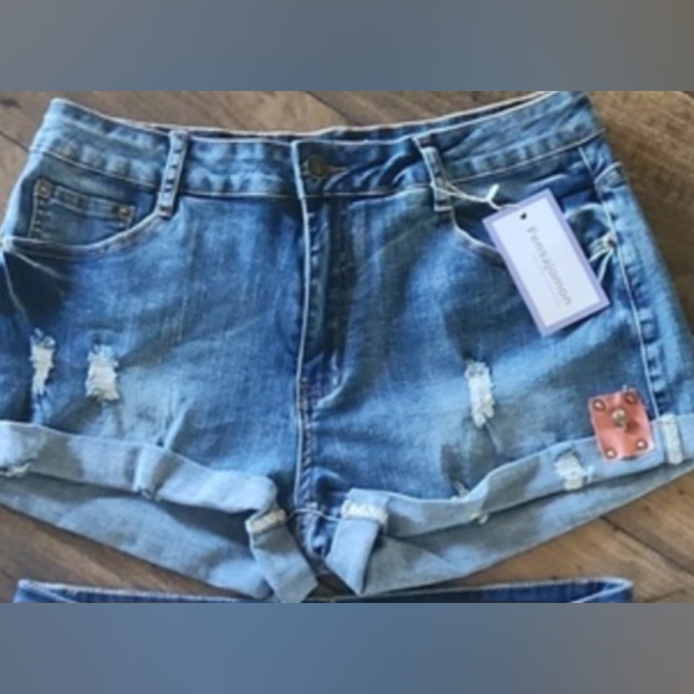 DISTRESSED jean shorts SOFT STRETCH  sz Large.